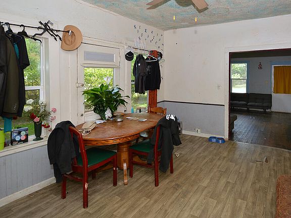 5th image of 410 N Lagrave St