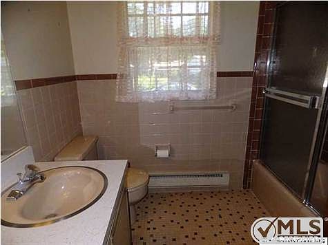 5th image of 501A Thornbury Ct