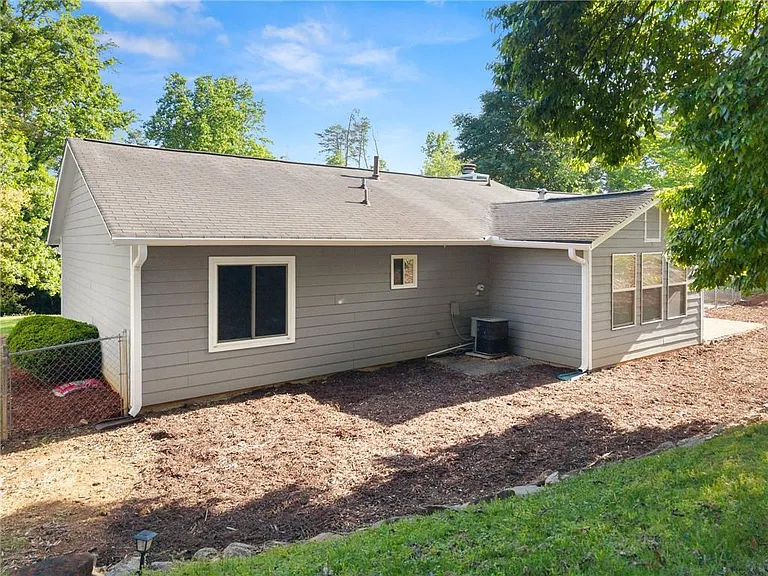 2050 Shaffer Rd — Photo 23