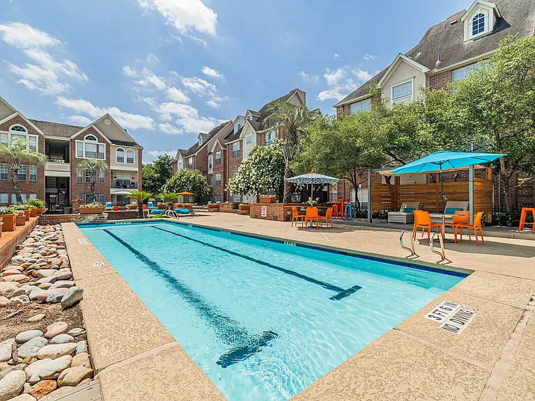 The Village at Bellaire Apartments — Photo 21