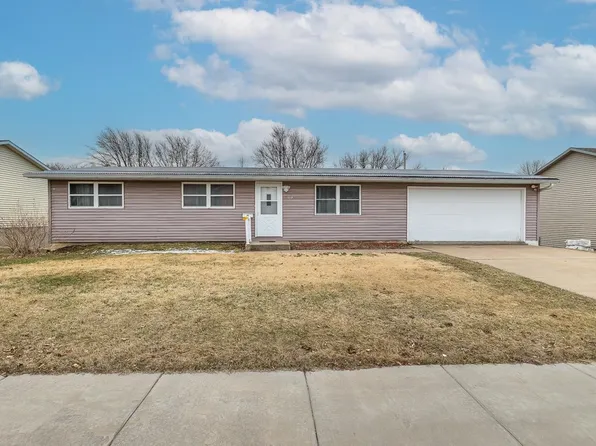 513 2nd St SW, Epworth, IA 52045