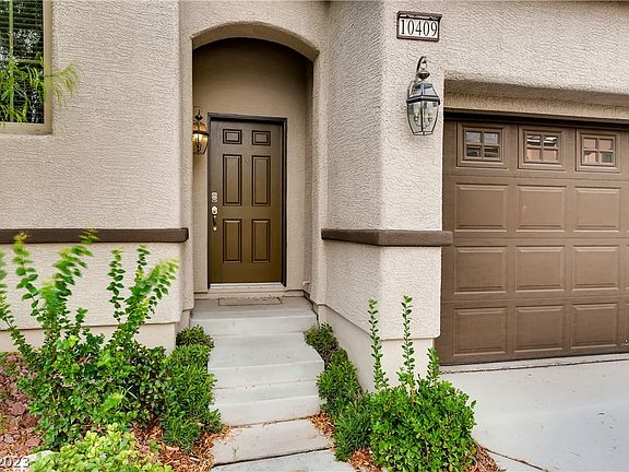 3rd image of 10409 Yew Blossom Ave