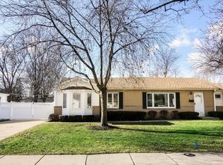 660 Ash Rd, Hoffman Estates, IL 60169