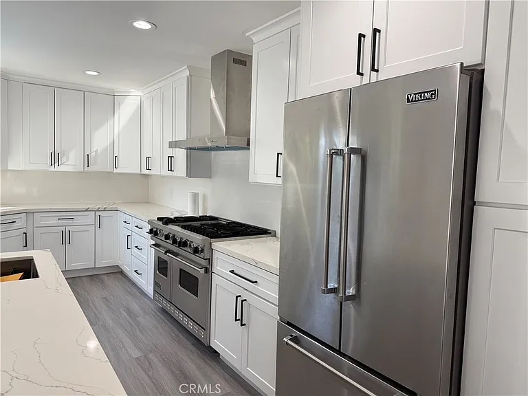 5527 Beckford Ave — Photo 12