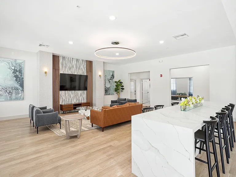 The Lennox — Photo 22