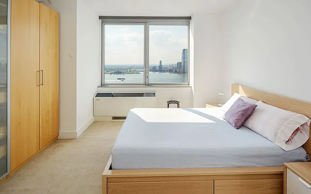 Rented by Compass | media 37