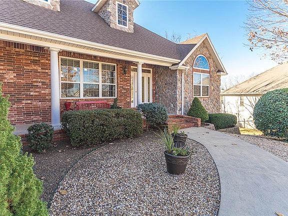2nd image of 3 Cullen Hills Ln