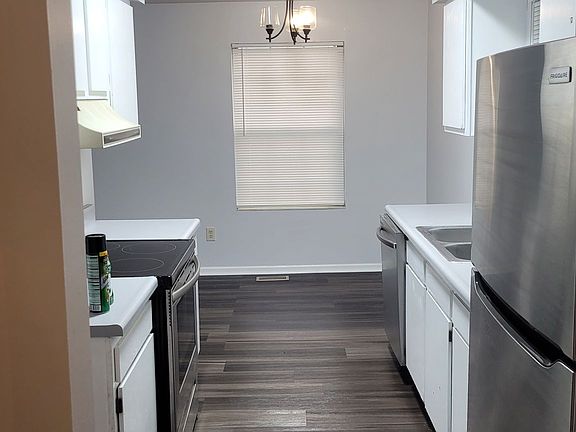 3rd image of 2323 W Osterhout Ave #2B-1BA