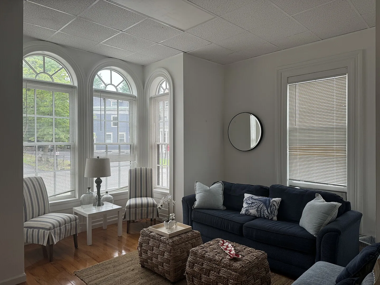 Gorgeous 1 bedroom with high ceilings sand lots of natural light — Photo 3