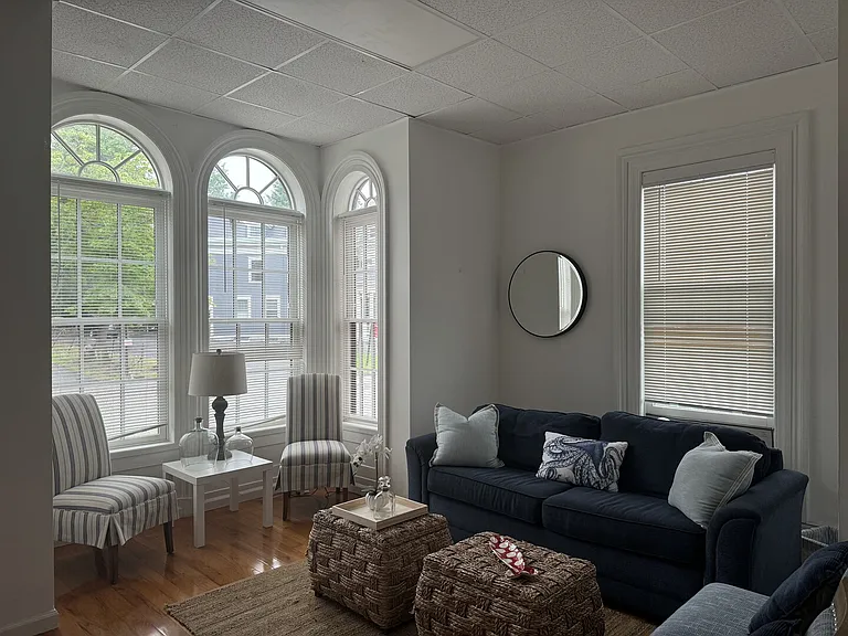 Cedar St — Photo 3