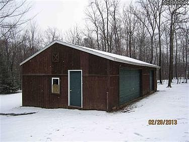 3rd image of 8520 Willow Ln