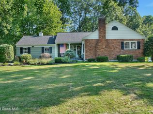 4301 Buckingham Dr, Schenectady, NY 12304