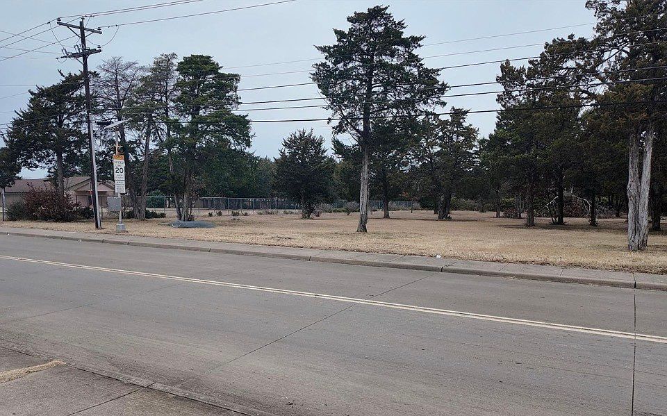2nd image of 3917 Blue Ridge Blvd