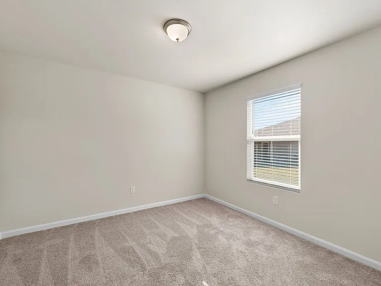 511 Whispering Creek Ave — Photo 2