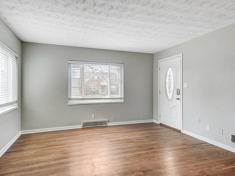 4016 Maricarr Dr — Photo 8