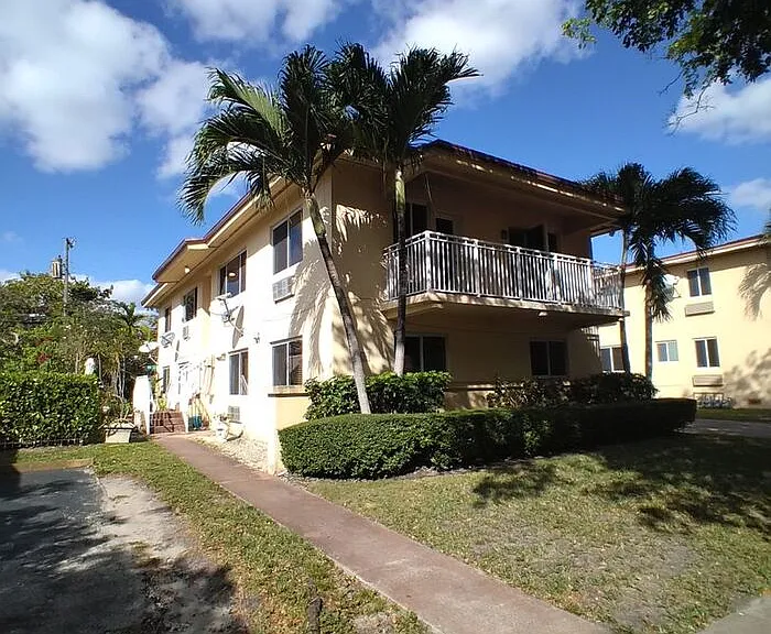 31 Menores Ave #2 — Photo 13