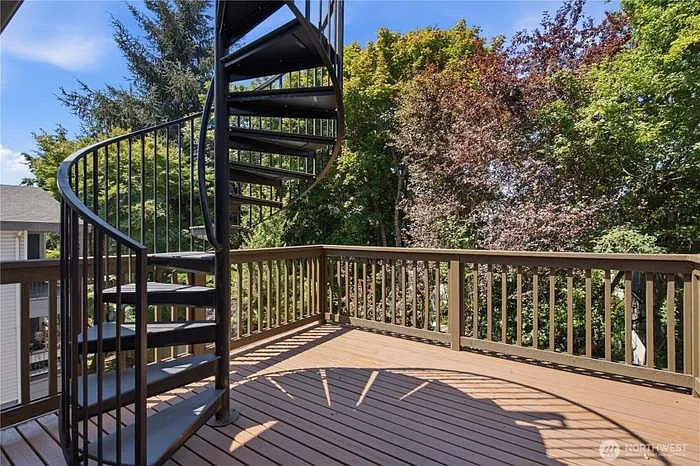 10135 NE 62nd St — Photo 21