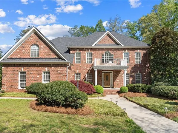 6194 Moores Creek Dr, Summerfield, NC 27358