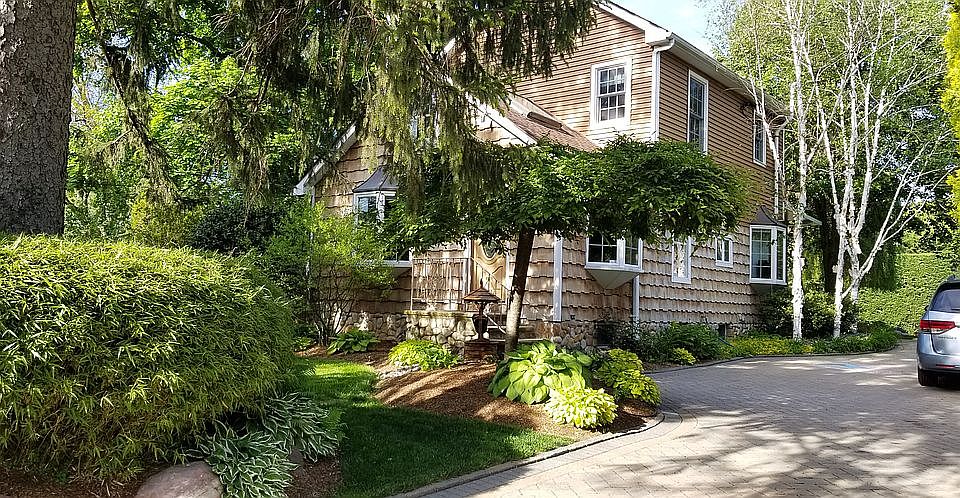 1st image of 62 Grant St