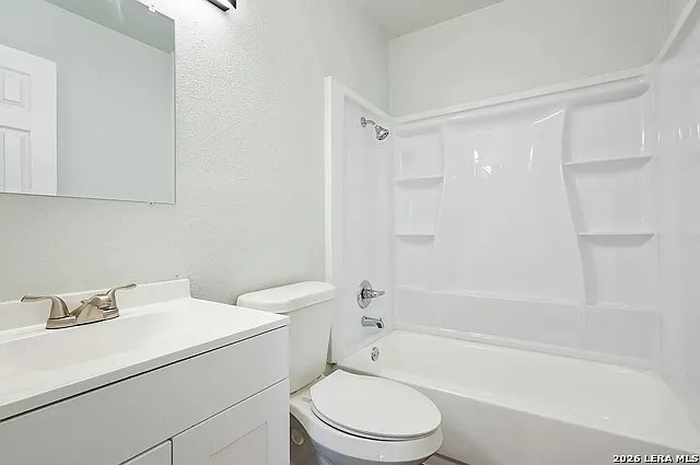 131 Elsie Ave #301 — Photo 7
