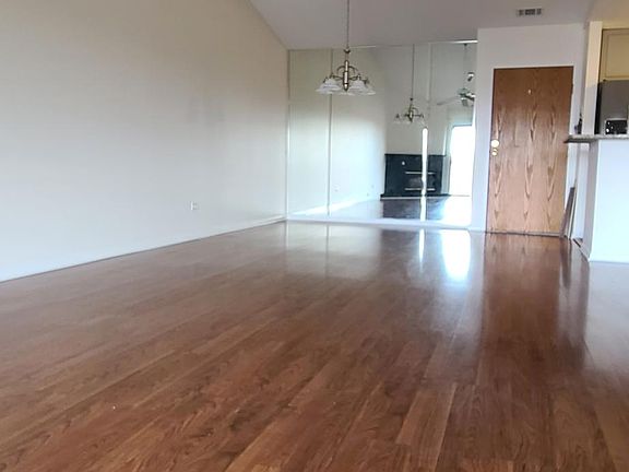 3rd image of 611 Hapsfield Ln APT 303