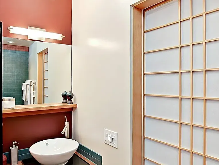 1111 E John St #1 — Photo 7