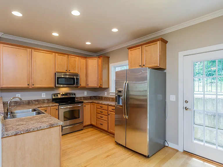 154 Brookwood Dr — Photo 13