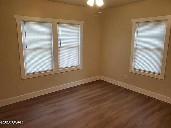 4th image of 909 S Fulton St