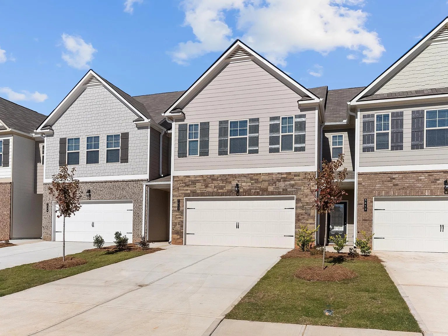3 bed, 2.5 bath, 1703 sqft, $1,925 — Photo 1