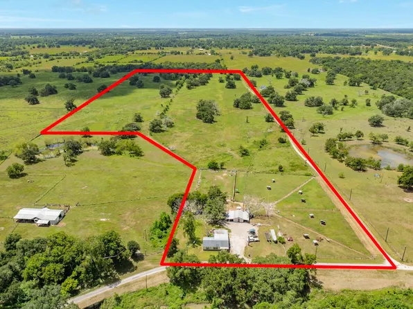 438 County Road 164, Bay City, TX 77414