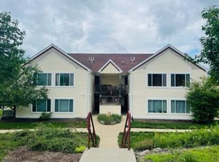 155 Falcon Ridge Way N #155, Hamburg, NJ 07419