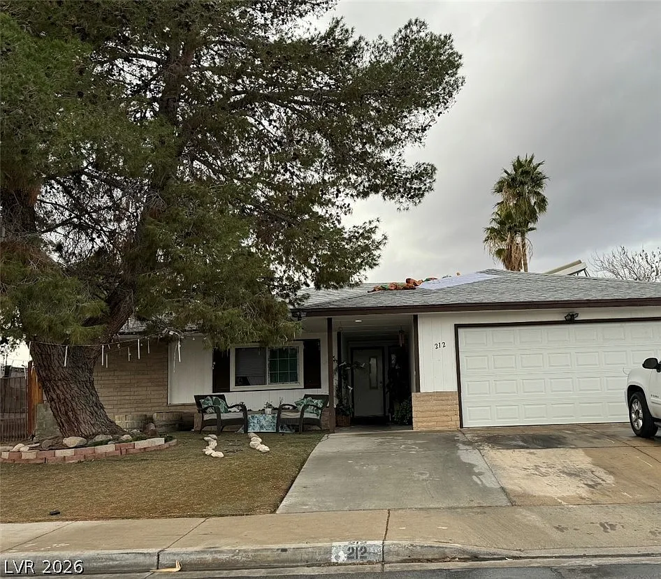 3 bed, 2.0 bath, 1620 sqft, $1,800 — Photo 1