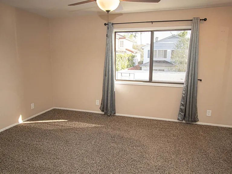 232 Roycroft Ave #2 — Photo 14