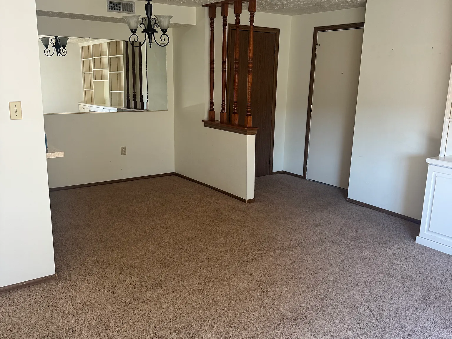 2 bed, 924 sqft, $975 — Photo 3
