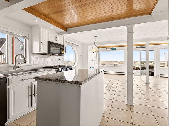 4th image of 2644 Edgemere Dr