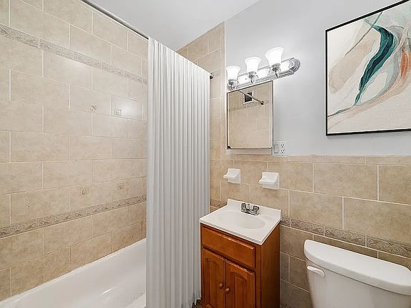 4th image of 617 W 143rd St #7C