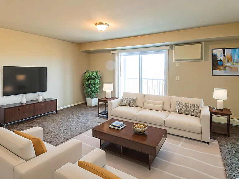 Jefferson Creek Apartments — Photo 31