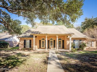 3840 Chaumont Cir, Ocean Springs, MS 39564