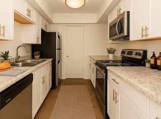 2223 E Cactus Rd, Phoenix, AZ 85022