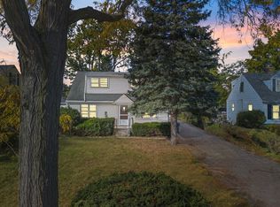 790 N Van Auken St, Elmhurst, IL 60126