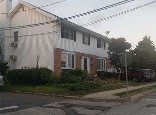 15 Avenue A, Port Washington, NY 11050