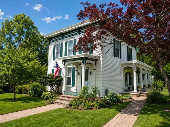 427 S Main St NE, Cedar Springs, MI 49319