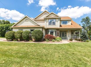 11805 Gold Fields Dr, Grand Ledge, MI 48837