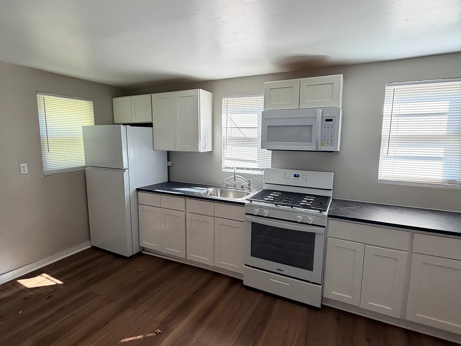 4 bed, $2,175 — Photo 3