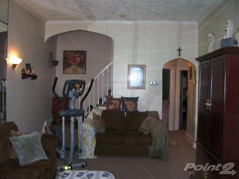 L/R Facing Bedrooms