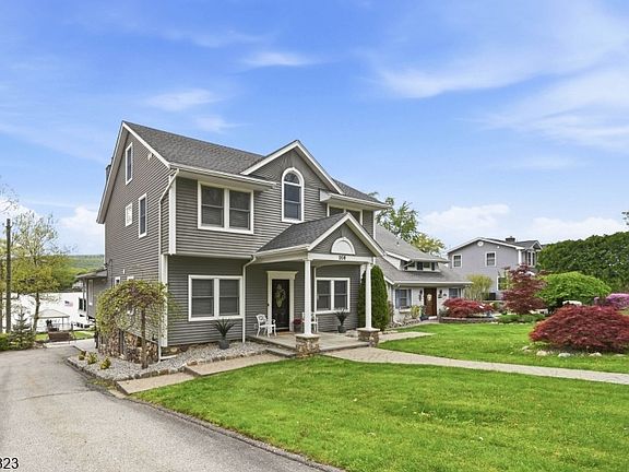 3rd image of 206 Long Pond Rd