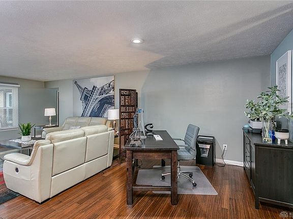3rd image of 4512 Fairlawn Ct
