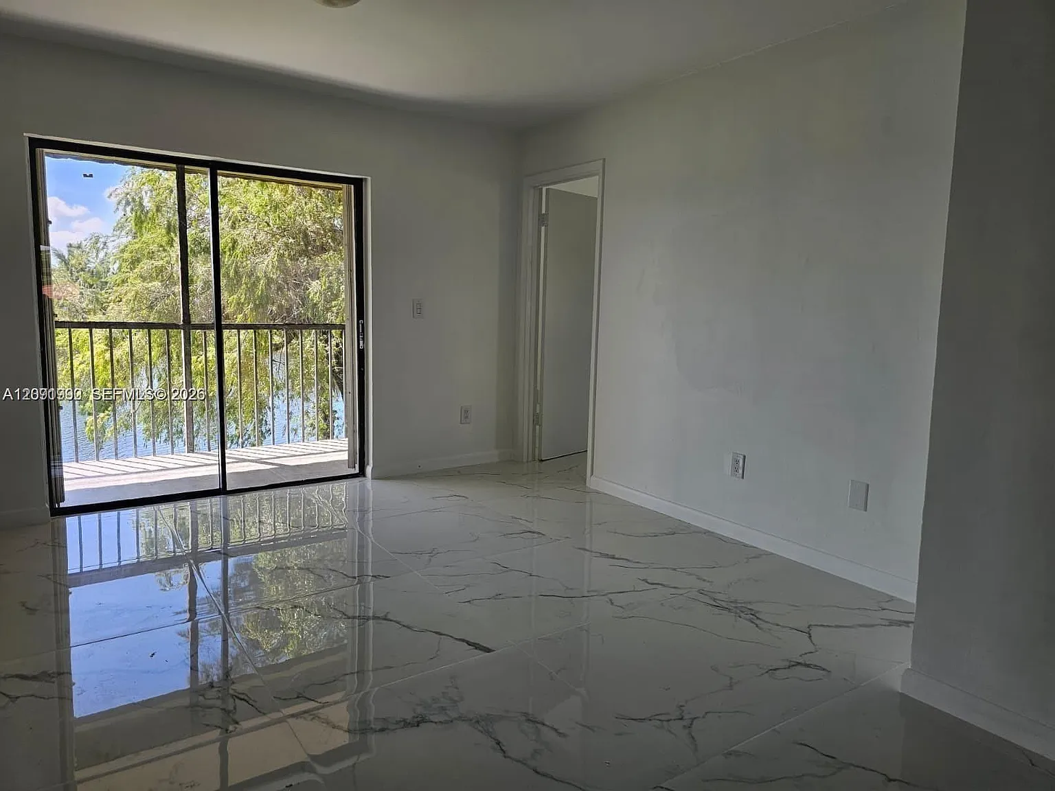 Lago Grande Three-A Condo — Photo 2