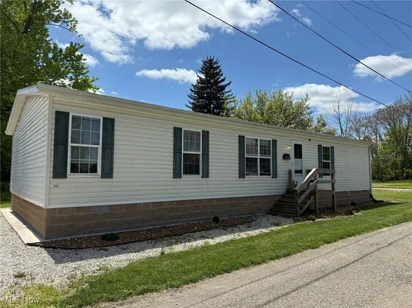 455 Martin Luther King Dr, Newcomerstown, OH 43832