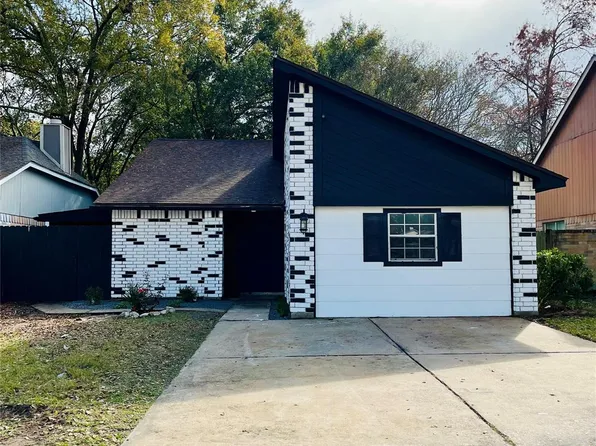 30 Crestbriar Ct, Baytown, TX 77521